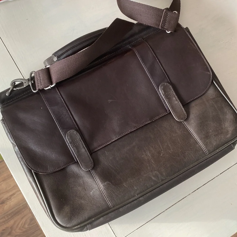 Cj solo leather laptop case carry on